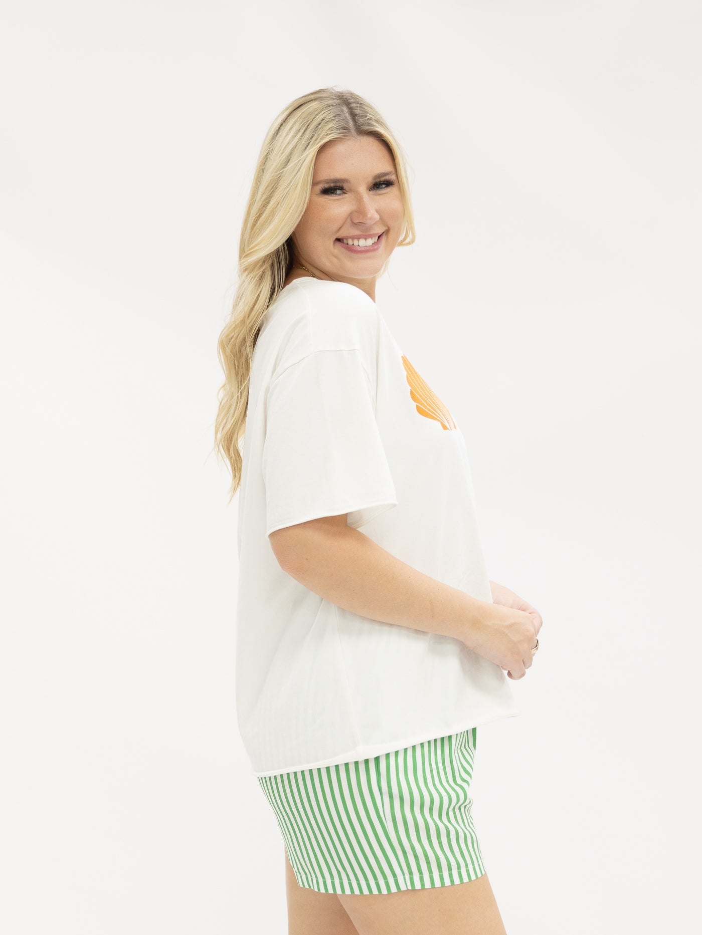 Seashell Bra On White Relaxed Fit Tee – GRACE & EMMA® Wholesale ...